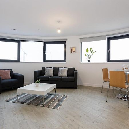 Stunning 2 Bed Apartment In Salford Amazing Views Манчестер Экстерьер фото