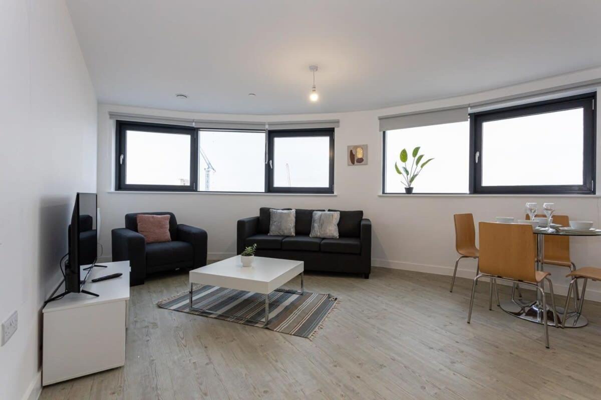 Stunning 2 Bed Apartment In Salford Amazing Views Манчестер Экстерьер фото