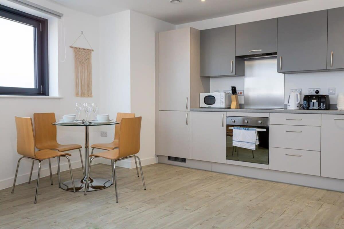 Stunning 2 Bed Apartment In Salford Amazing Views Манчестер Экстерьер фото