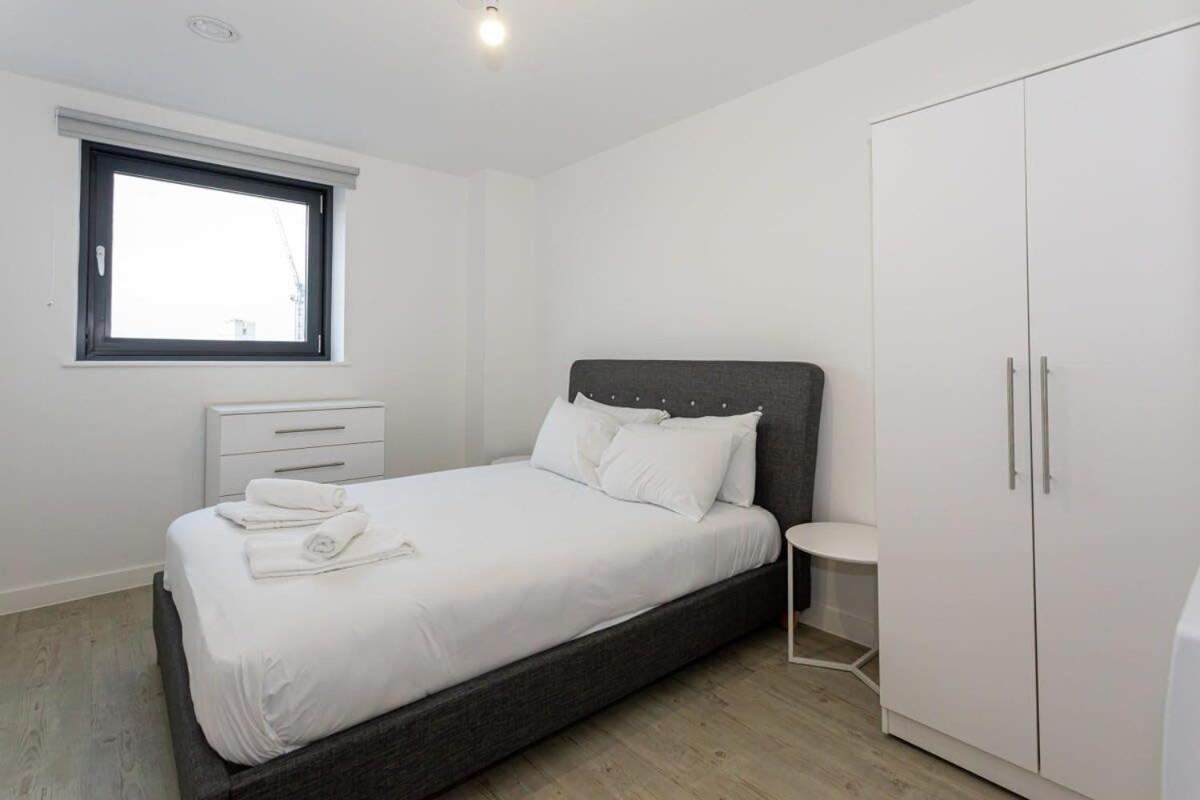 Stunning 2 Bed Apartment In Salford Amazing Views Манчестер Экстерьер фото