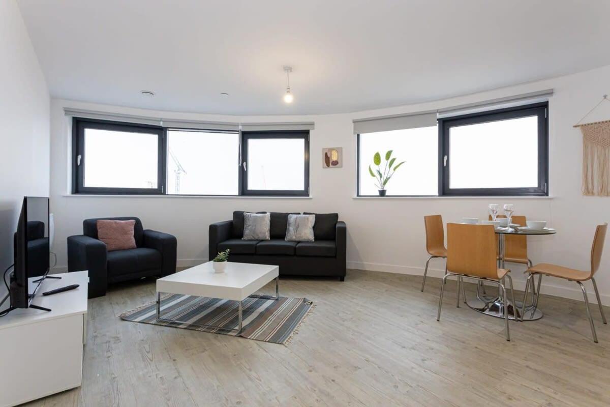 Stunning 2 Bed Apartment In Salford Amazing Views Манчестер Экстерьер фото