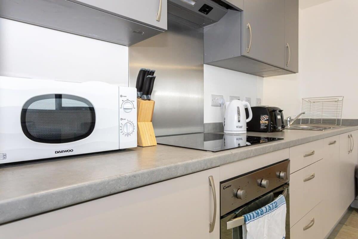 Stunning 2 Bed Apartment In Salford Amazing Views Манчестер Экстерьер фото